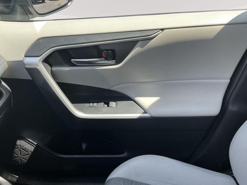 Super White 2021 Toyota RAV4 XLE
