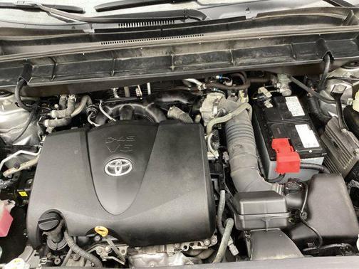 Celestial Silver Metallic 2021 Toyota Highlander XLE