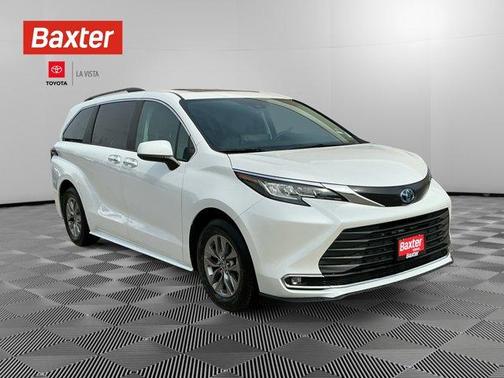 2023 Toyota Sienna XLE