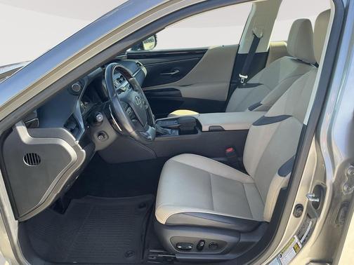 2021 Lexus ES 250 Base