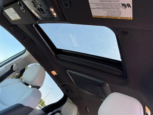 2023 Toyota Sienna XSE 7 Passenger