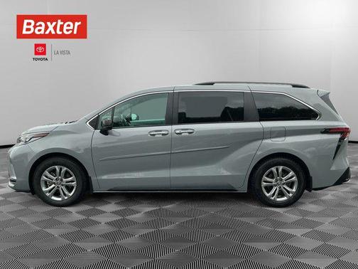 2023 Toyota Sienna XSE 7 Passenger