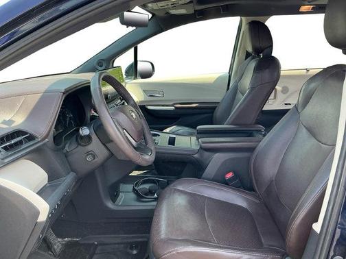2021 Toyota Sienna Platinum