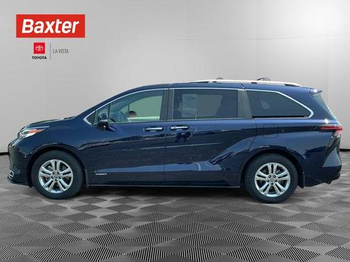 2021 Toyota Sienna Platinum