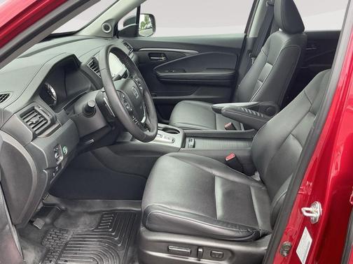 Radiant Red Metallic II 2021 Honda Ridgeline RTL