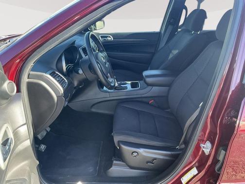 2020 Jeep Grand Cherokee Laredo