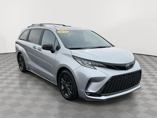 2025 Toyota Sienna XSE 7 Passenger