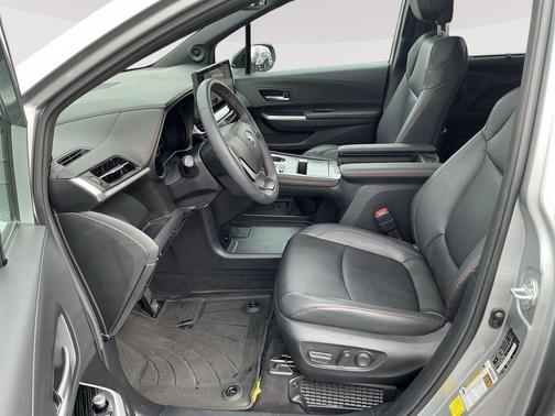2025 Toyota Sienna XSE 7 Passenger