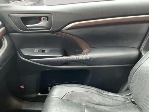 2016 Toyota Highlander Hybrid Platinum