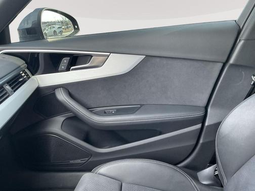 2023 Audi A4 45 S line Premium Plus