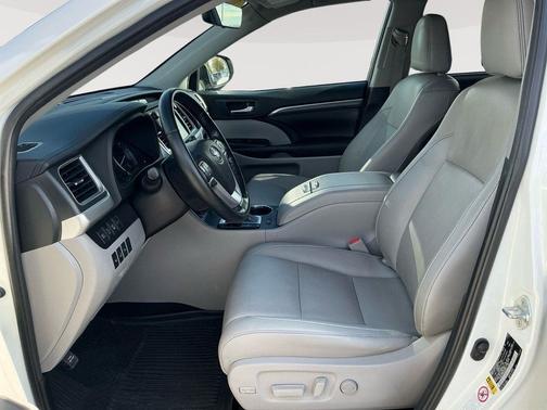 2019 Toyota Highlander Limited Platinum