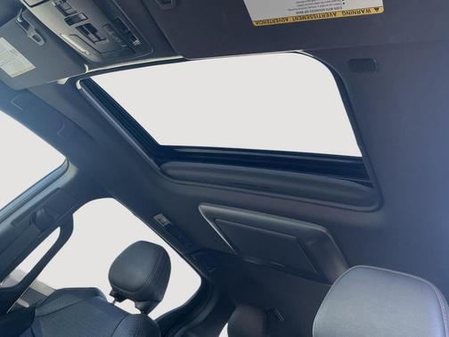 2023 Toyota Sienna XSE 7 Passenger