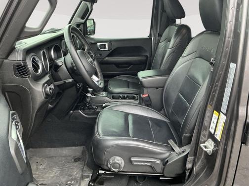 Granite Crystal Metallic Clearcoat 2018 Jeep Wrangler Unlimited Sahara