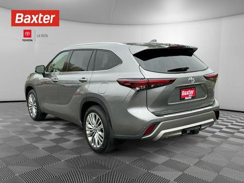 2025 Toyota Highlander Platinum