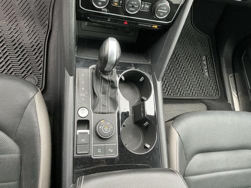 2023 Volkswagen Atlas Cross Sport 3.6L V6 SEL Premium R-Line