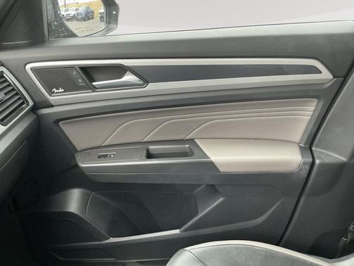 2023 Volkswagen Atlas Cross Sport 3.6L V6 SEL Premium R-Line