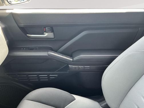 Ice Cap 2024 Toyota Tacoma TRD Sport