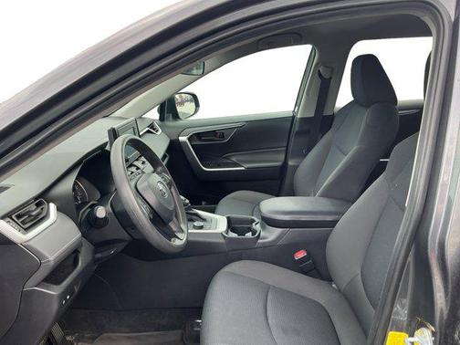 2020 Toyota RAV4 Hybrid LE
