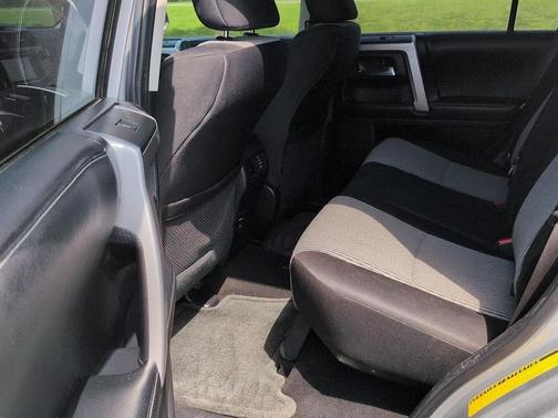 Classic Silver Metallic 2014 Toyota 4Runner SR5