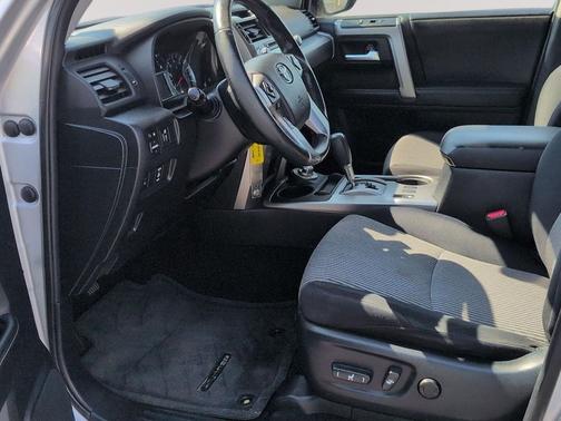 Classic Silver Metallic 2014 Toyota 4Runner SR5