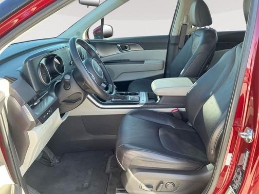 2023 Kia Carnival LX