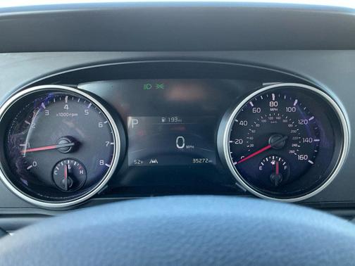 2023 Kia Carnival LX