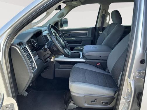 Bright Silver Metallic Clearcoat 2016 RAM 1500 Big Horn