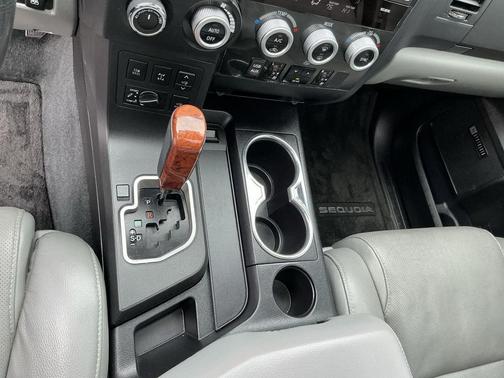 Silver Sky Metallic 2018 Toyota Sequoia Platinum