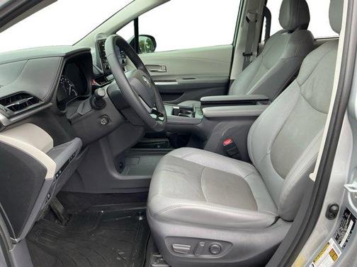 2021 Toyota Sienna Limited