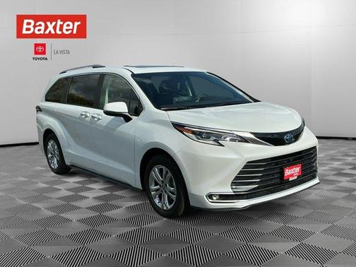 2023 Toyota Sienna Platinum 7 Passenger