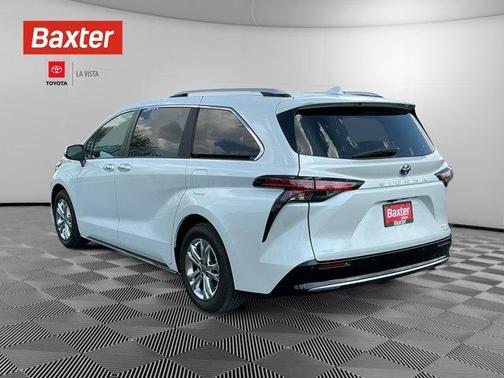 2023 Toyota Sienna Platinum 7 Passenger