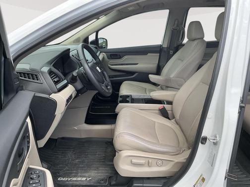 Platinum White Pearl 2024 Honda Odyssey EX-L