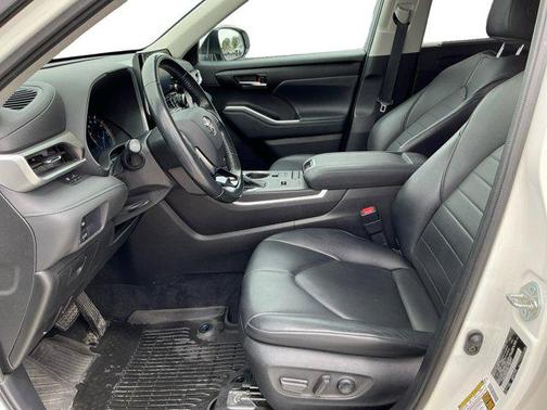 2021 Toyota Highlander Hybrid XLE