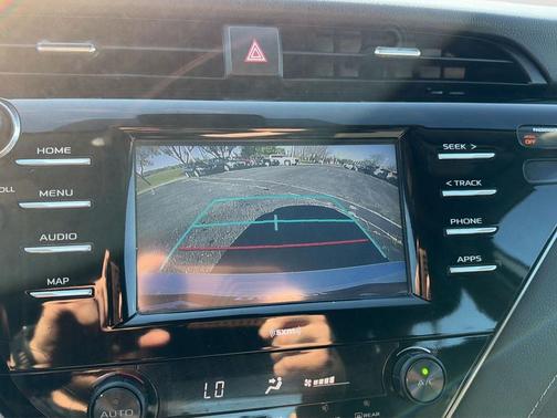 Super White 2020 Toyota Camry SE