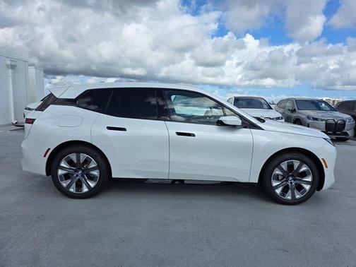 2026 BMW iX xDrive60