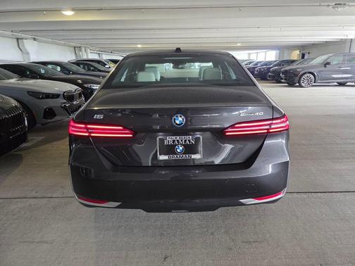 Dark Graphite Metallic 2026 BMW i5 eDrive40