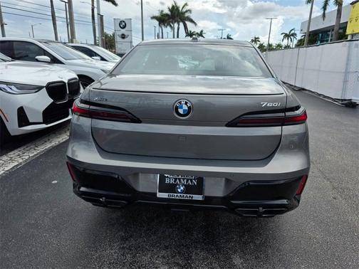 2025 BMW 760 760i xDrive