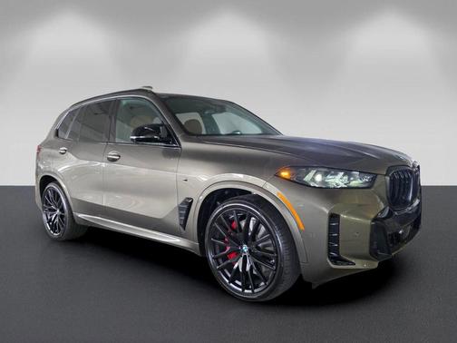 Manhattan Green Metallic 2026 BMW X5 M60i