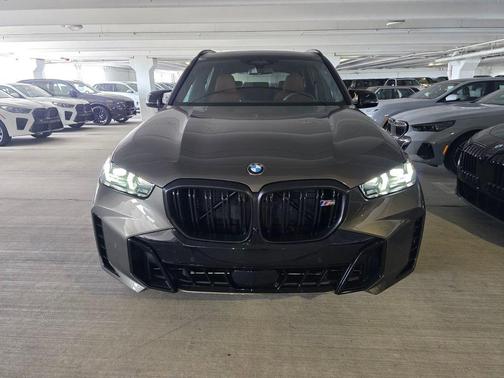 Manhattan Green Metallic 2026 BMW X5 M60i
