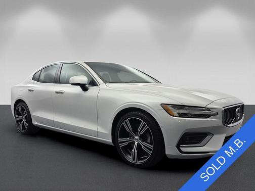 Crystal White Metallic 2021 Volvo S60 T5