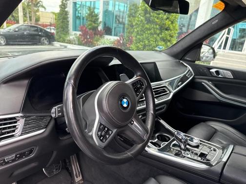 2021 BMW X7 M50i