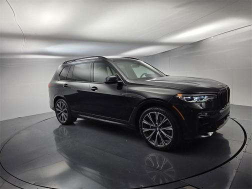 2021 BMW X7 M50i