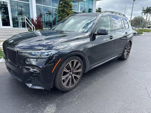 2021 BMW X7 M50i