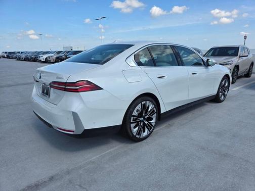 Mineral White Metallic 2027 BMW 530 i