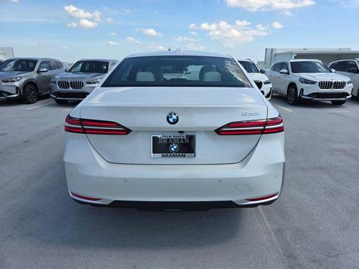 Mineral White Metallic 2027 BMW 530 i