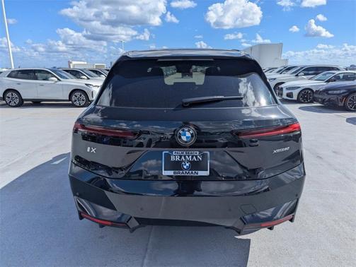 2026 BMW iX xDrive60