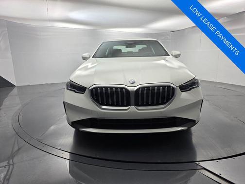 Alpine White 2026 BMW 530 i