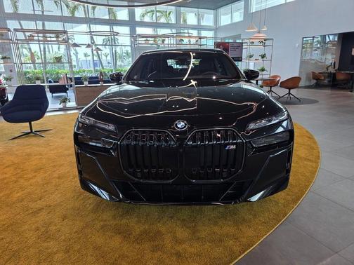 Black Sapphire Metallic 2026 BMW i7 M70