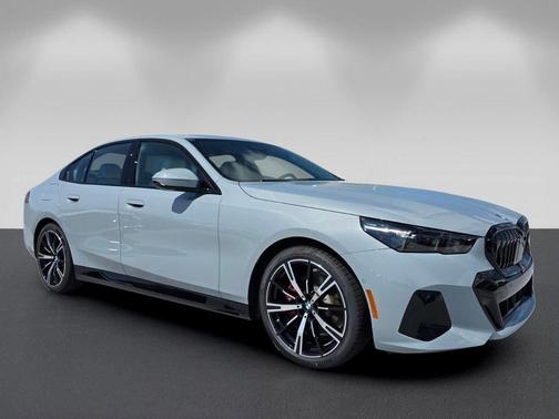 Gray 2027 BMW 530 i