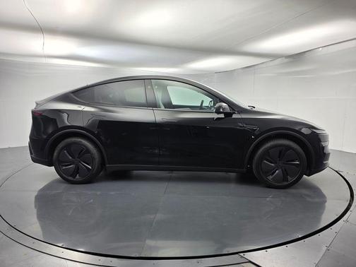 Black 2026 Tesla Model Y PREMIUM